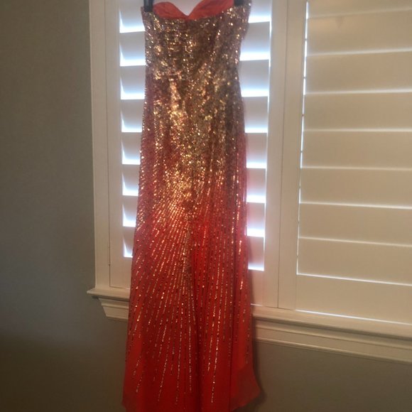 Terani Couture Designer Prom gown - Picture 4 of 7